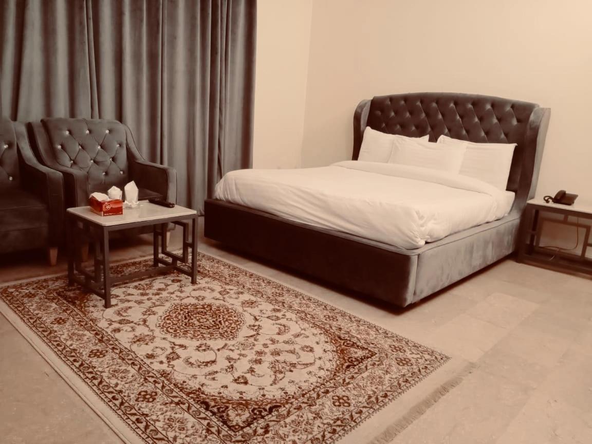 Hotel Blue Moon Residency Islamabad Exterior foto