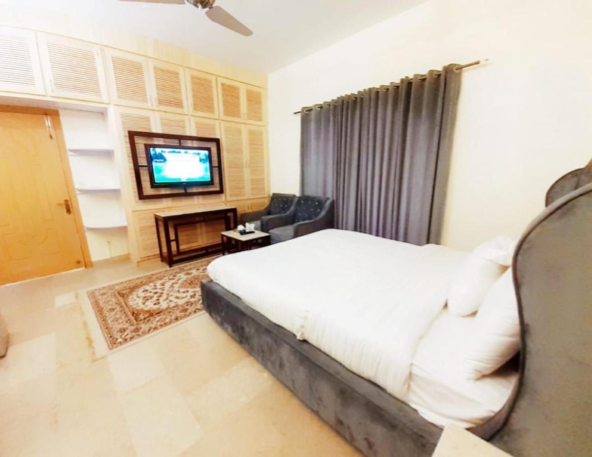 Hotel Blue Moon Residency Islamabad Exterior foto